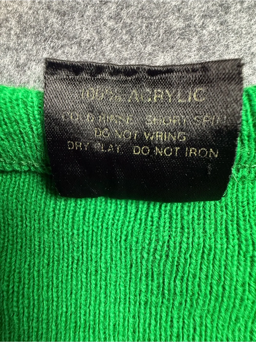 Vintage Blarney Castle Ireland Green V-Neck Shamrock Sweater Size S - Picture 6 of 13